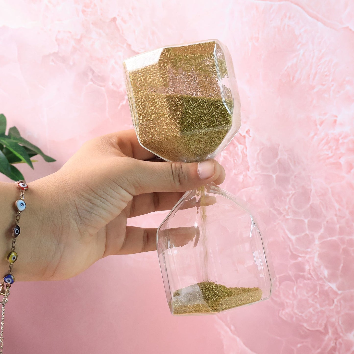 Faceted Glass Hourglass Sand Timer - (1 Pc / 4 Minutes Approx Time)