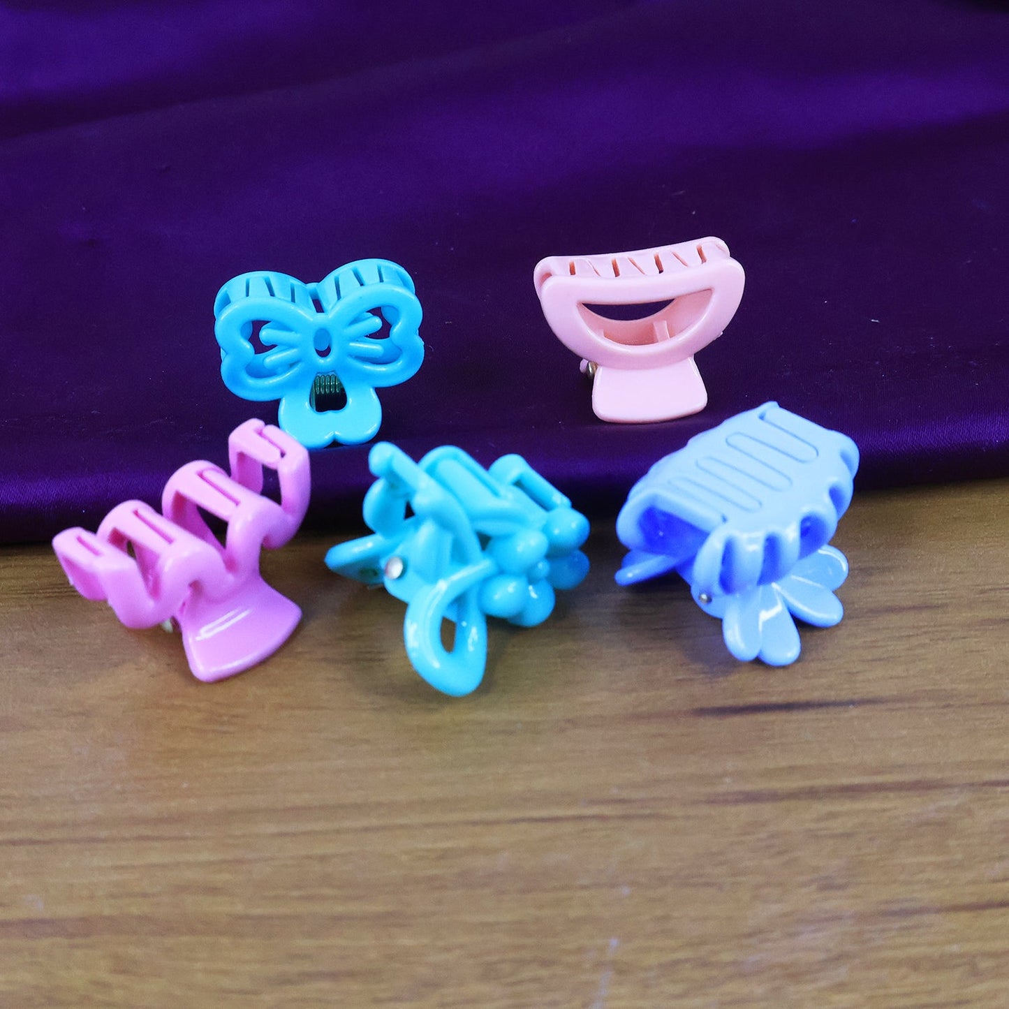 Plastic Small Hair Clips Girls Kids Hair Accessories (3 Pcs Set / Mix Color & Design)